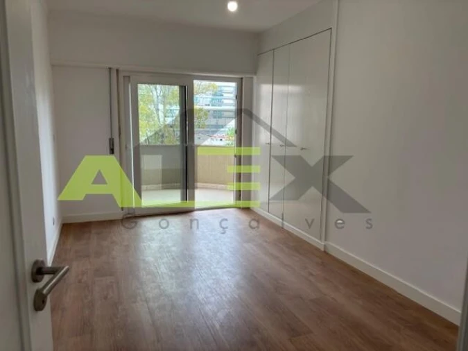 Apartamento T3 para Venda em São Domingos de Benfica Foto 16