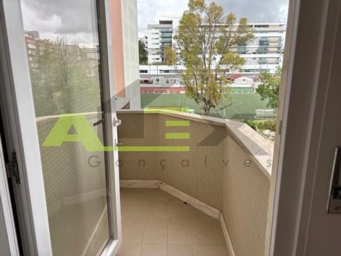 Apartamento T3 para Venda em São Domingos de Benfica Foto 20