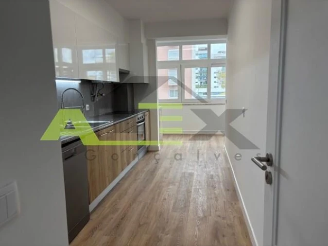 Apartamento T3 para Venda em São Domingos de Benfica Foto 7
