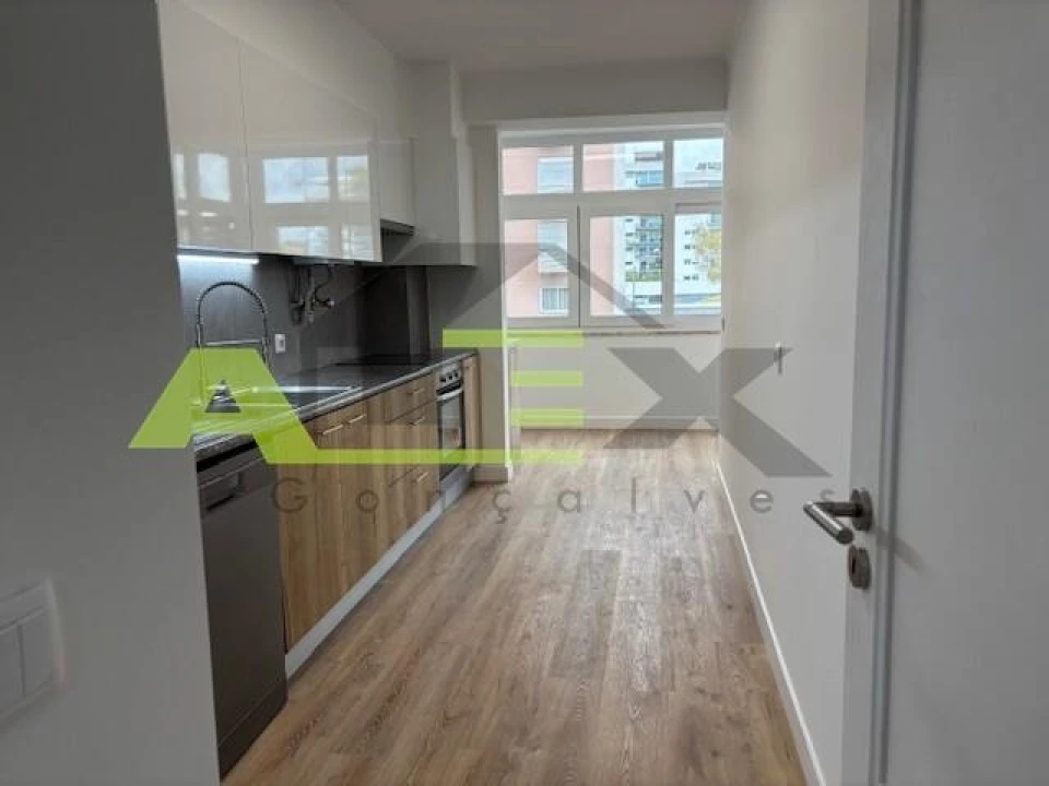 Apartamento T3 para Venda em São Domingos de Benfica Foto 7