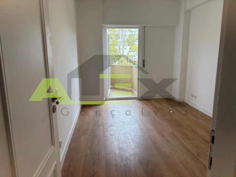 Apartamento T3 para Venda em São Domingos de Benfica Foto 19