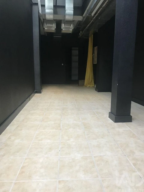 Loja para Arrendamento em Lordelo do Ouro e Massarelos