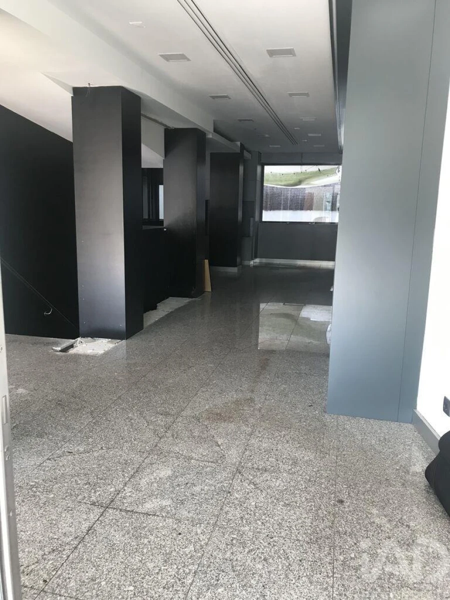 Loja para Arrendamento em Lordelo do Ouro e Massarelos Foto 10