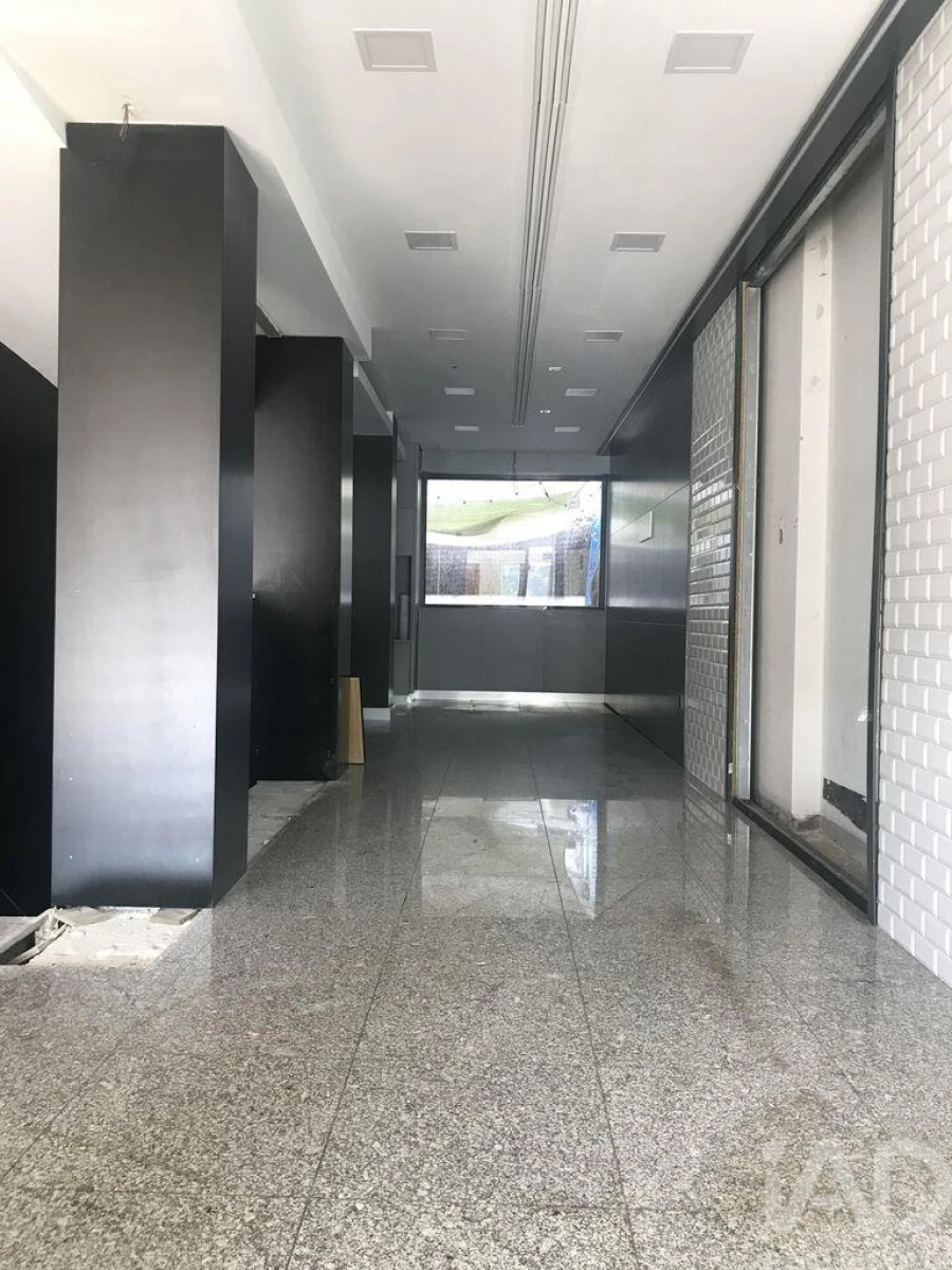 Loja para Arrendamento em Lordelo do Ouro e Massarelos Foto 11