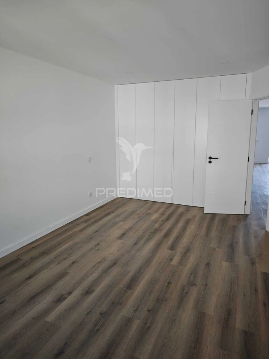 Apartamento T2 para Venda em Portimão Foto 6