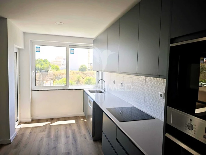 Apartamento T2 para Venda em Portimão Foto 4
