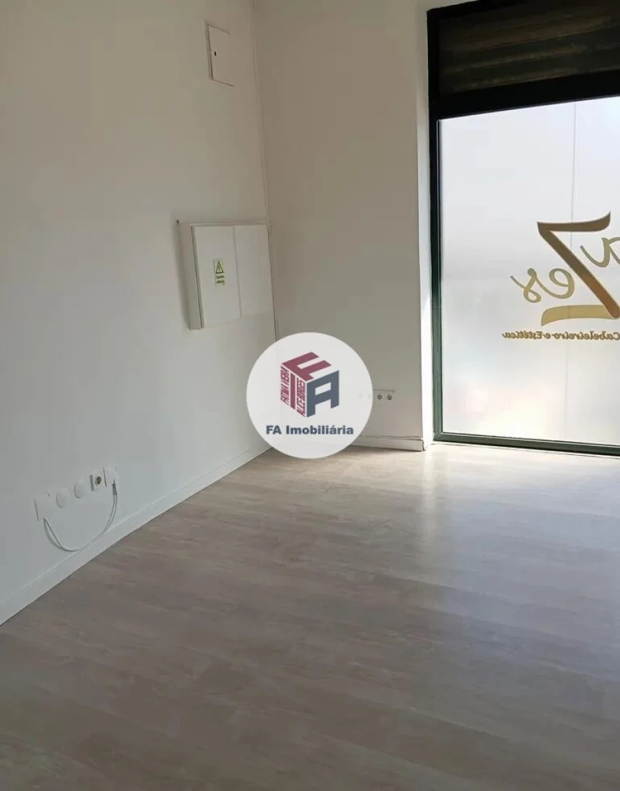Loja para Arrendamento em Matosinhos e Leça da Palmeira Foto 8