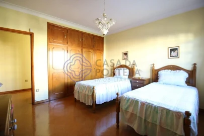 Quinta T4 para Venda em Lodares