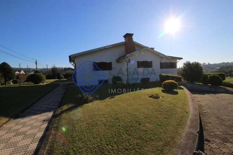 Quinta T4 para Venda em Lodares Foto 4