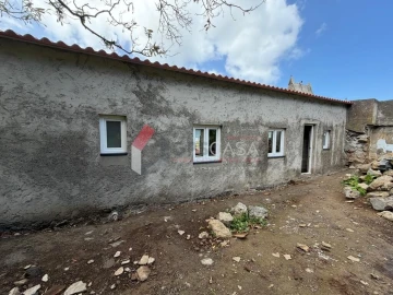 Moradia T2 para Venda em Praia da Vitoria (Santa Cruz)