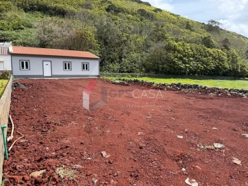 Moradia T2 para Venda em Praia da Vitoria (Santa Cruz)