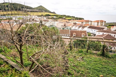 Moradia T5 para Venda em Angra (Nossa Senhora da Conceição)