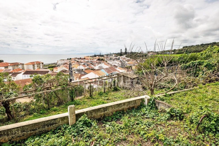 Moradia T5 para Venda em Angra (Nossa Senhora da Conceição) Foto 5