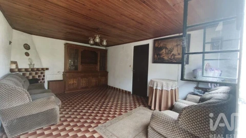 Moradia T3 para Venda em Oliveira do Hospital e São Paio de Gramaços