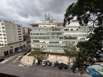 Apartamento T3 para Venda em Benfica