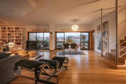 Apartamento T4 para Venda em Funchal (Se)