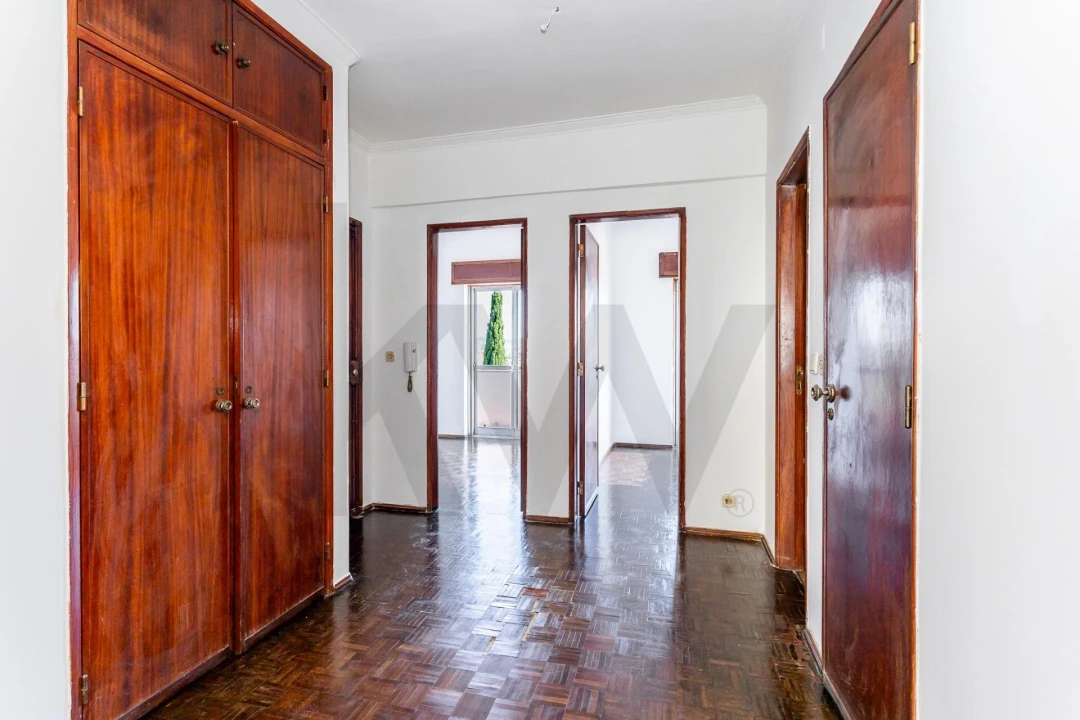 Apartamento T3 para Venda em Alfragide Foto 9