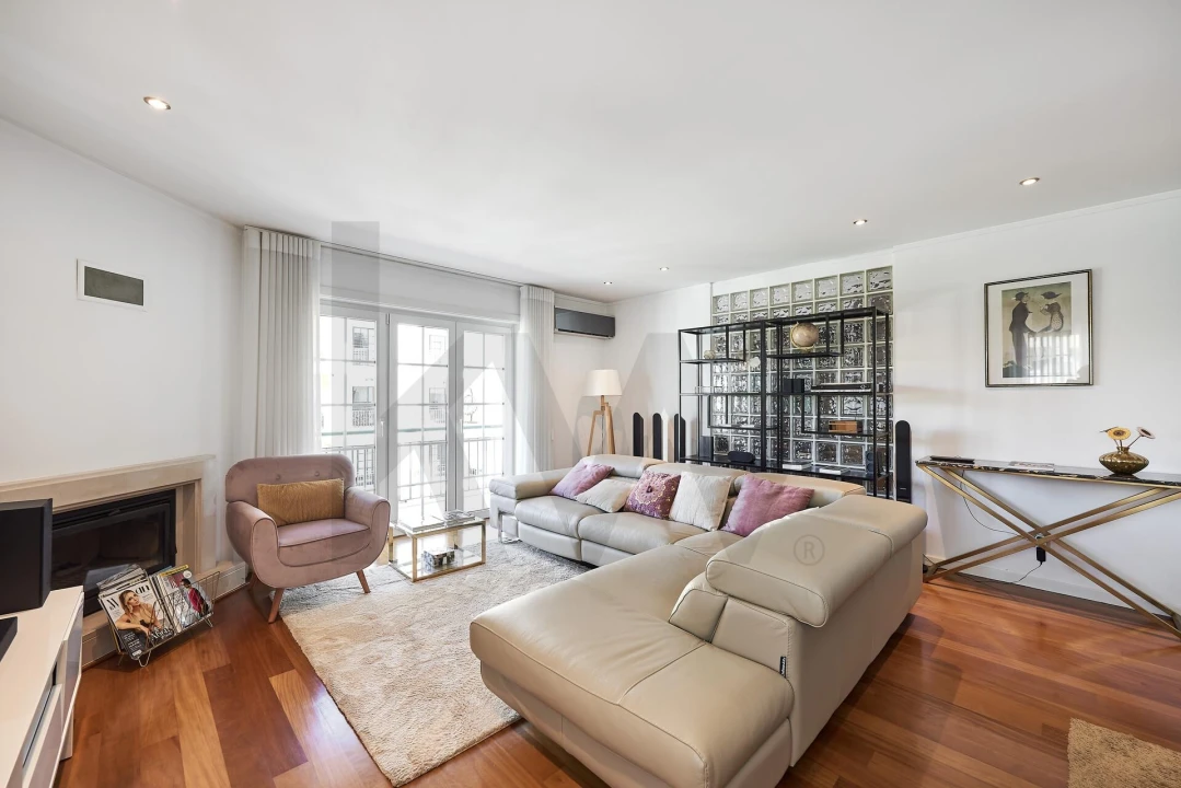 Apartamento T2 para Arrendamento em Carcavelos e Parede Foto 2
