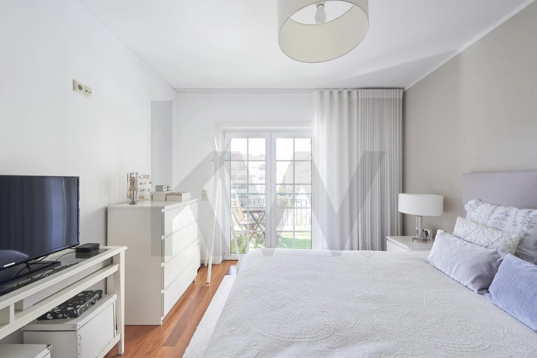 Apartamento T2 para Arrendamento em Carcavelos e Parede Foto 14