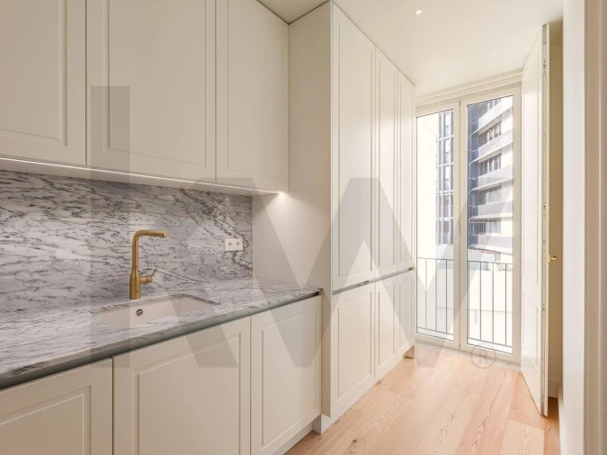 Apartamento T2 para Arrendamento em Avenidas Novas Foto 9