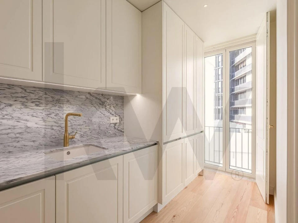 Apartamento T2 para Arrendamento em Avenidas Novas Foto 9