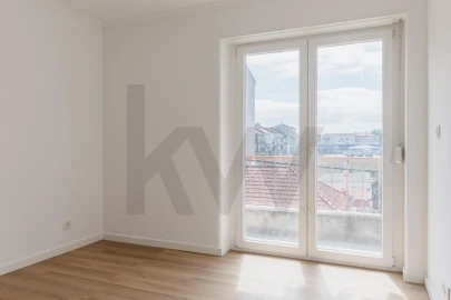 Apartamento T2 para Arrendamento em Barreiro e Lavradio