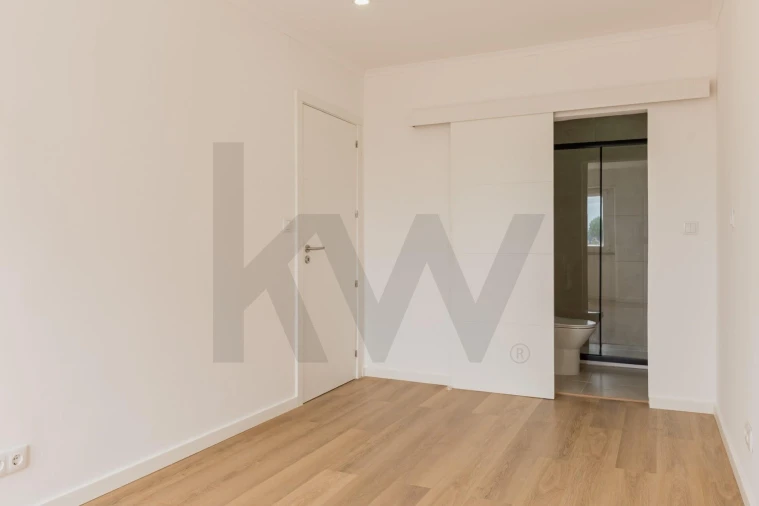 Apartamento T2 para Arrendamento em Barreiro e Lavradio Foto 10