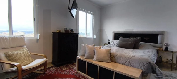 Apartamento T3 para Venda em Santo António dos Cavaleiros e Frielas