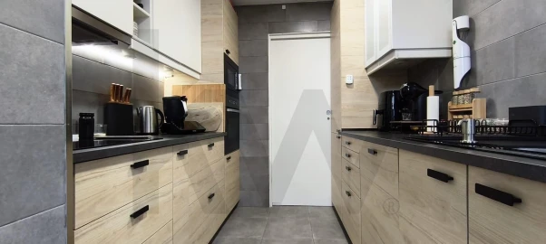 Apartamento T3 para Venda em Santo António dos Cavaleiros e Frielas
