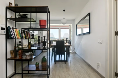 Apartamento T3 para Venda em Santo António dos Cavaleiros e Frielas