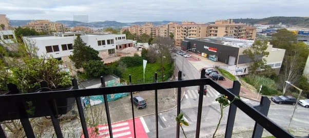 Apartamento T3 para Venda em Santo António dos Cavaleiros e Frielas