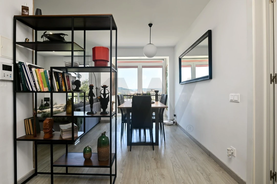 Apartamento T3 para Venda em Santo António dos Cavaleiros e Frielas Foto 5