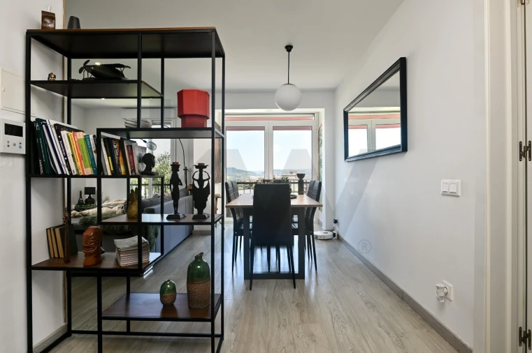 Apartamento T3 para Venda em Santo António dos Cavaleiros e Frielas Foto 5