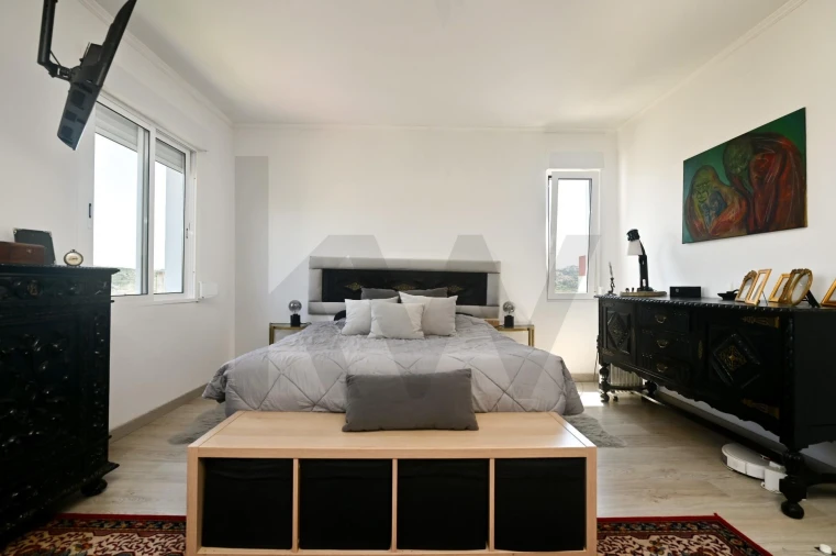 Apartamento T3 para Venda em Santo António dos Cavaleiros e Frielas Foto 17