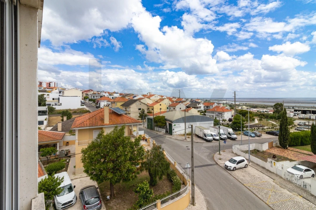 Apartamento T2 para Venda em Santa Iria de Azoia, São João da Talha e Bobadela Foto 30