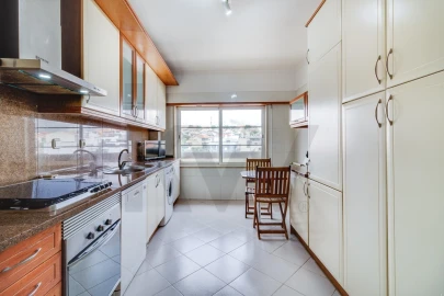 Apartamento T2 para Venda em Santa Iria de Azoia, São João da Talha e Bobadela