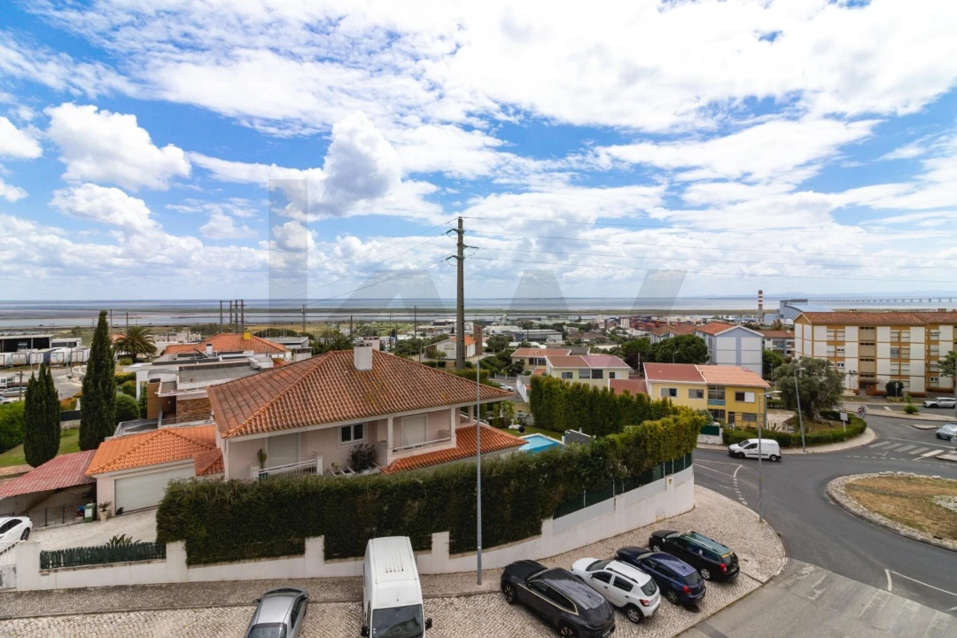 Apartamento T2 para Venda em Santa Iria de Azoia, São João da Talha e Bobadela Foto 32