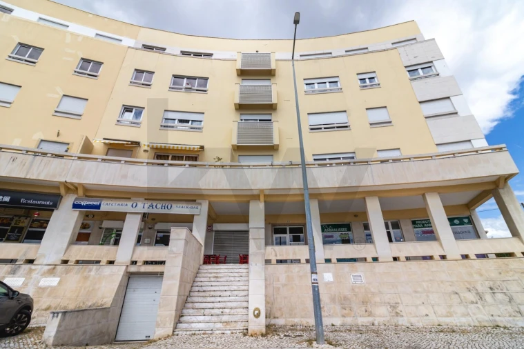 Apartamento T2 para Venda em Santa Iria de Azoia, São João da Talha e Bobadela Foto 3