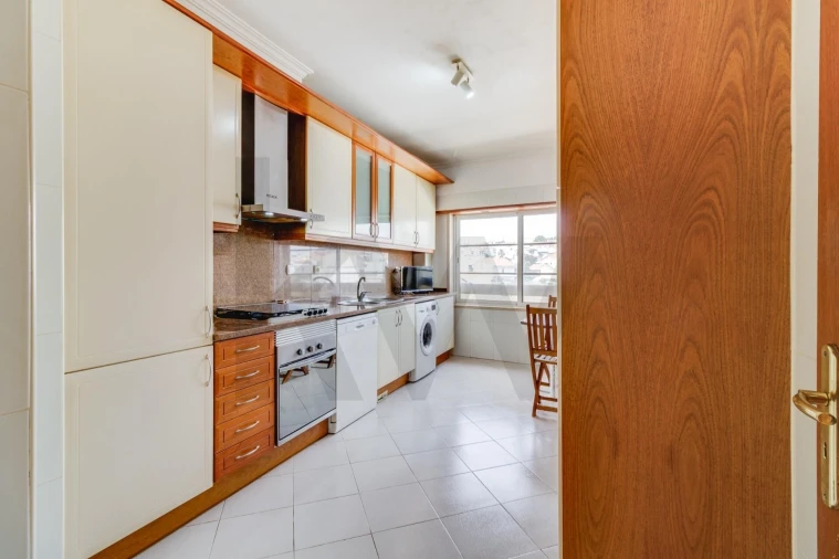 Apartamento T2 para Venda em Santa Iria de Azoia, São João da Talha e Bobadela Foto 11