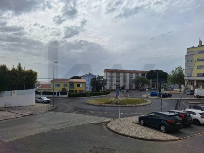 Apartamento T2 para Venda em Santa Iria de Azoia, São João da Talha e Bobadela Foto 3