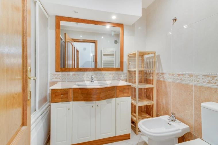 Apartamento T2 para Venda em Santa Iria de Azoia, São João da Talha e Bobadela Foto 23