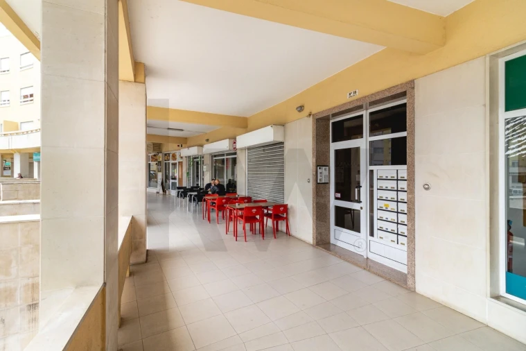 Apartamento T2 para Venda em Santa Iria de Azoia, São João da Talha e Bobadela Foto 4