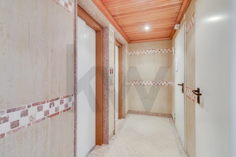 Apartamento T2 para Venda em Santa Iria de Azoia, São João da Talha e Bobadela Foto 8