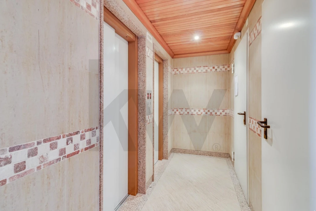 Apartamento T2 para Venda em Santa Iria de Azoia, São João da Talha e Bobadela Foto 8