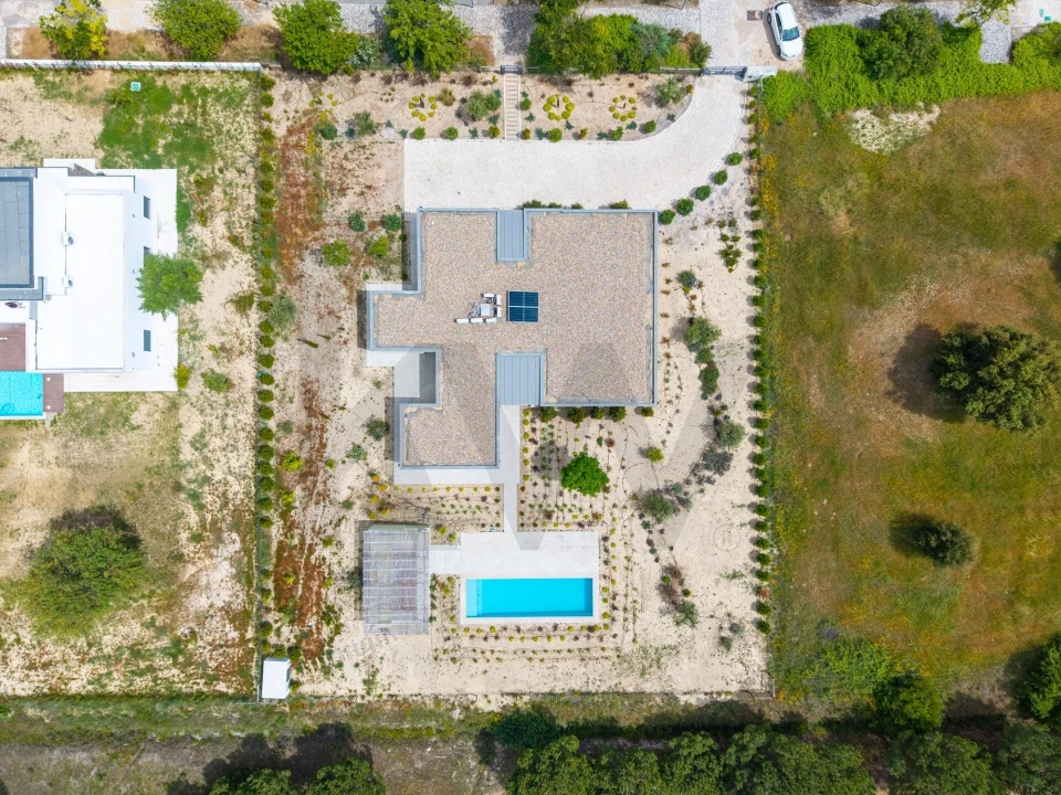 Moradia T4 para Arrendamento em Santo Estêvão Foto 75