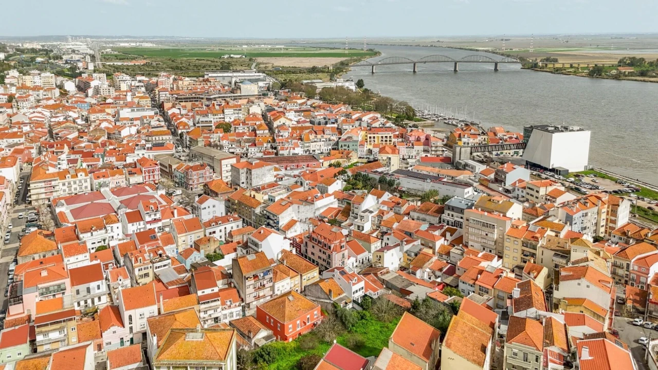 Prédio para Venda em Vila Franca de Xira Foto 34