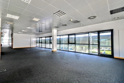 Escritório para Arrendamento em Porto Salvo