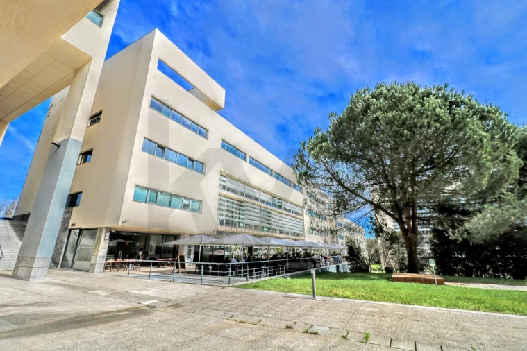 Escritório para Arrendamento em Porto Salvo Foto 4