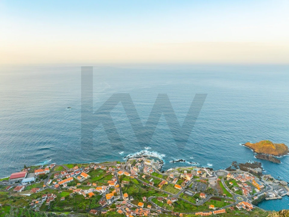 Terreno para Venda em Porto Moniz Foto 13