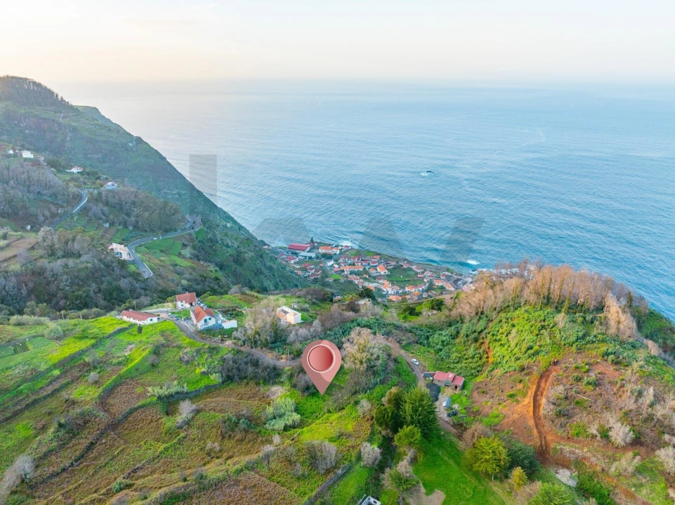 Terreno para Venda em Porto Moniz Foto 17